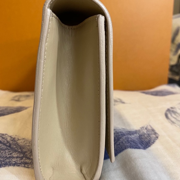 SOLD **** YSL Cassandre Clutch Nude - Picture 5 of 9